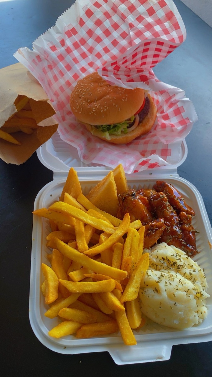 Burger fries mash wings & juice combo